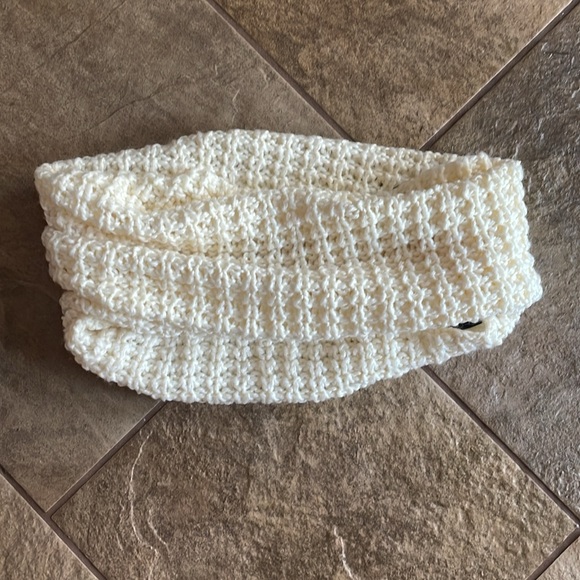 + nwot + GAP Chunky Knit Infinity Winter Scarf - Picture 4 of 5